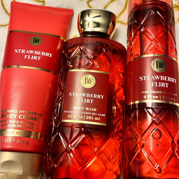 Red Bath & Body 3 Pc New Strawberry Flirt -Wash, Fragrance + Body Cream - Picture 3 of 4